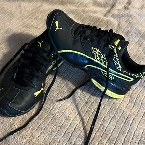 Boys puma running shoes
